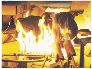 2. 在燃燒階段,閥門在高溫760o-980oC火焰下燃燒持續(xù)30分鐘。重復(fù)兩次,每次一個流向。